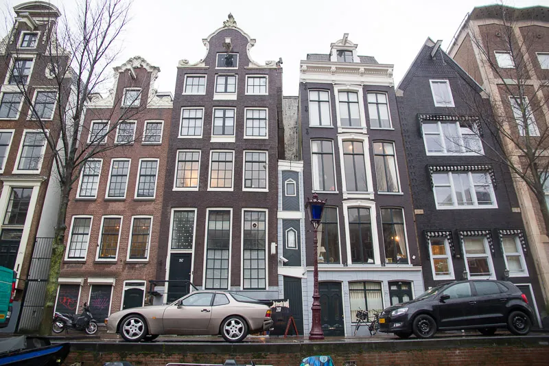 Skinny house