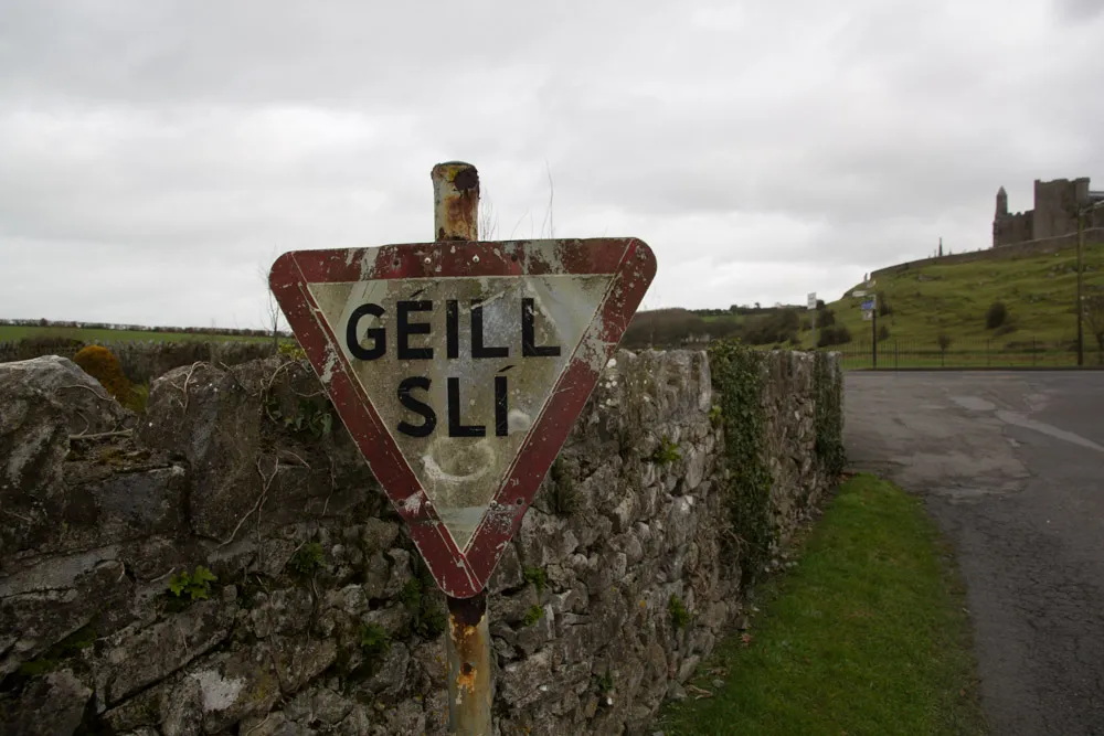 Give way in Irish